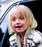 lovely-dakota-trapped-still-05.jpg