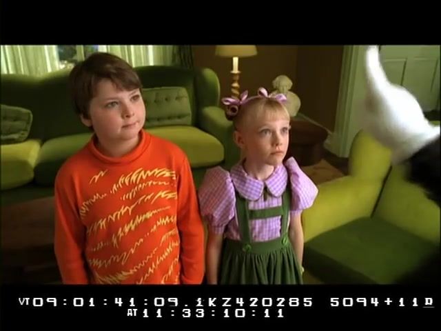 lovely-dakota-cat-hat-dvd-deleted-scene-004.JPG