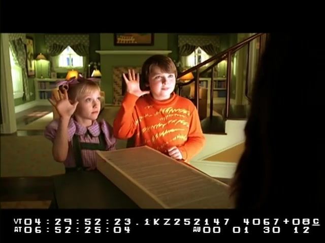 lovely-dakota-cat-hat-dvd-deleted-scene-017.JPG