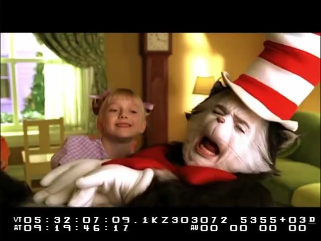 lovely-dakota-cat-hat-dvd-deleted-scene-024.JPG
