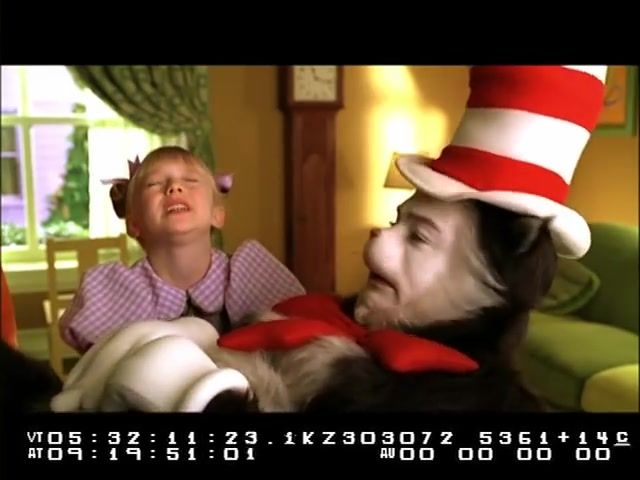 lovely-dakota-cat-hat-dvd-deleted-scene-031.JPG
