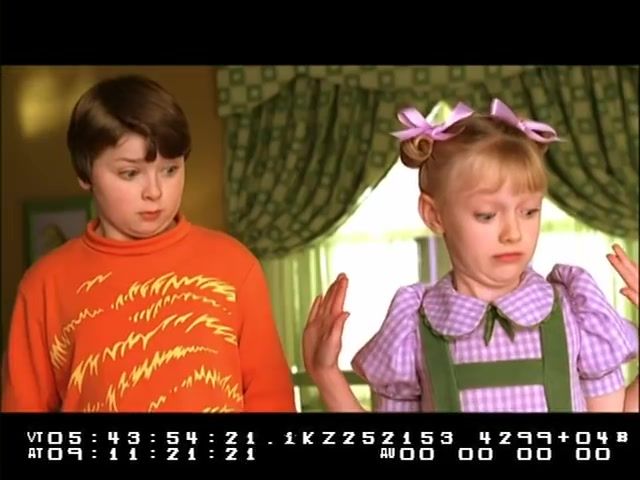 lovely-dakota-cat-hat-dvd-deleted-scene-035.JPG