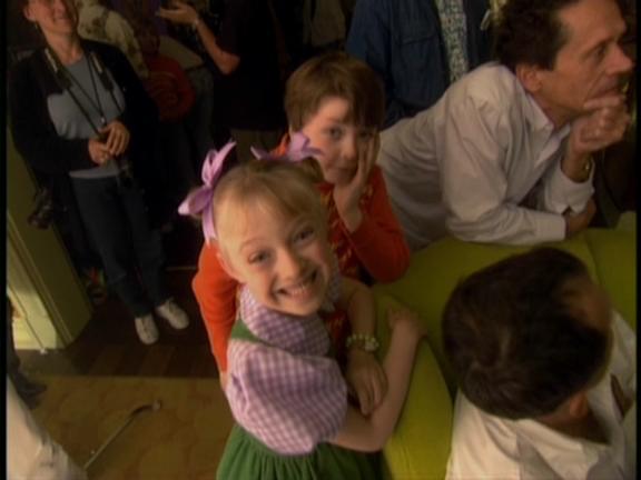 lovely-dakota-cat-hat-dvd-kids-013.JPG