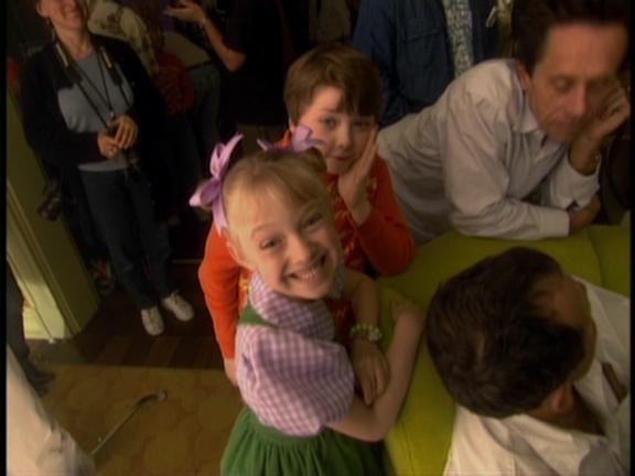 lovely-dakota-cat-hat-dvd-kids-015.JPG