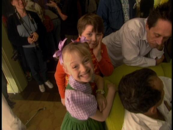 lovely-dakota-cat-hat-dvd-kids-016.JPG