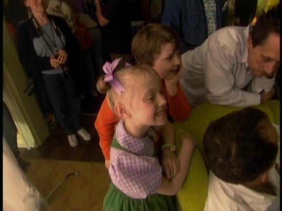 lovely-dakota-cat-hat-dvd-kids-019.JPG