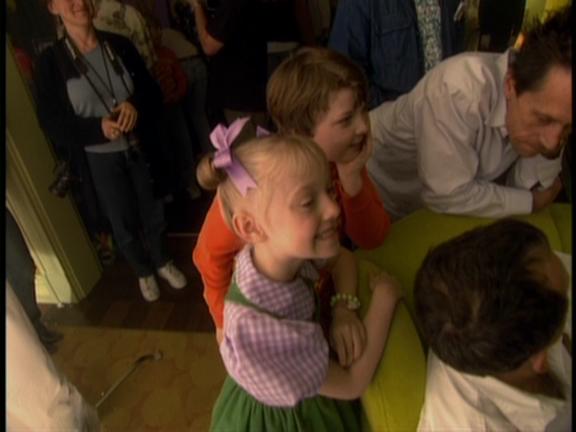 lovely-dakota-cat-hat-dvd-kids-020.JPG