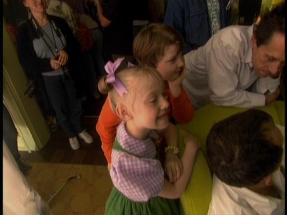 lovely-dakota-cat-hat-dvd-kids-021.JPG
