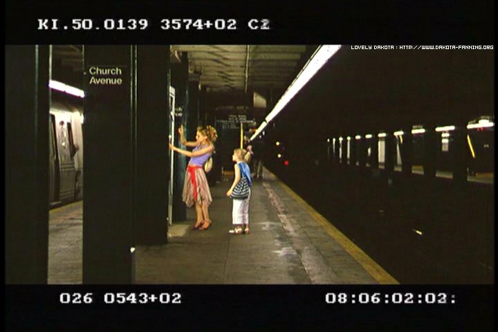 lovely-dakota-uptown-girls-dvd-deleted-scene-03.jpg