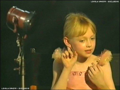 lovely-dakota-uptown-girls-dvd-interview-25.jpg