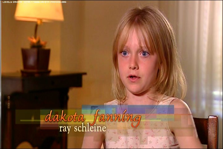 lovely-dakota-uptown-girls-dvd-rockin-style-05.jpg