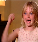 lovely-dakota-uptown-girls-dvd-rockin-style-08.jpg