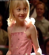 lovely-dakota-uptown-girls-dvd-rockin-style-12.jpg