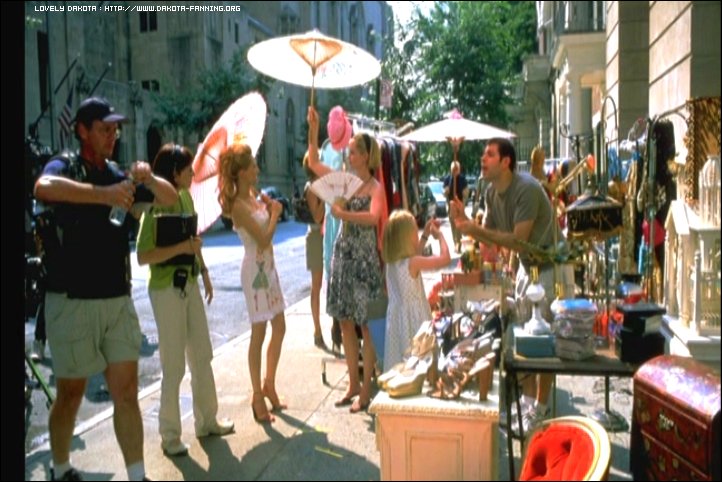lovely-dakota-uptown-girls-dvd-stills-gallery-05.jpg