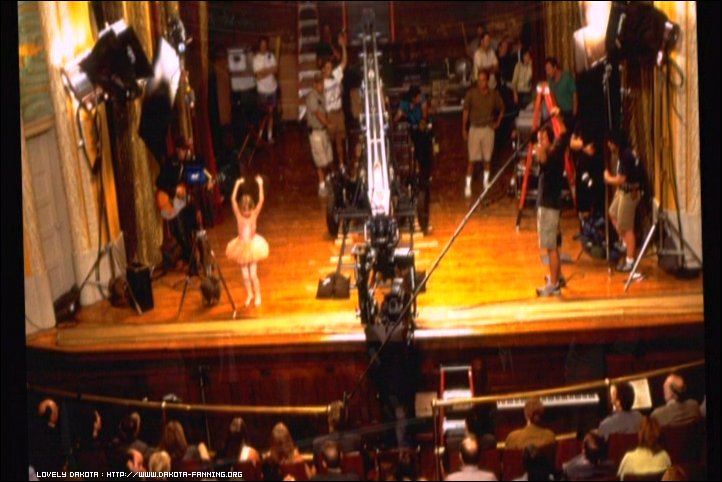 lovely-dakota-uptown-girls-dvd-stills-gallery-10.jpg