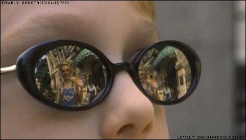 lovely-dakota-uptown-girls-trailer-02.jpg
