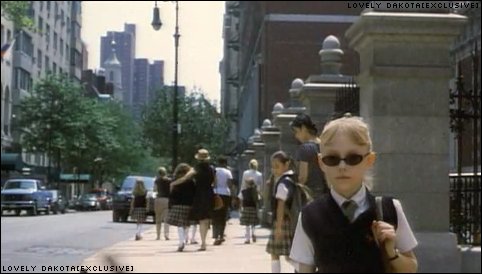 lovely-dakota-uptown-girls-trailer-08.jpg