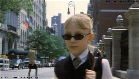 lovely-dakota-uptown-girls-trailer-13.jpg