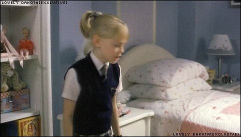 lovely-dakota-uptown-girls-trailer-16.jpg