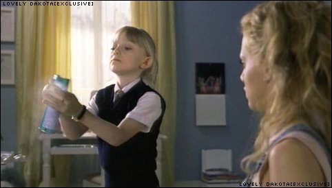 lovely-dakota-uptown-girls-trailer-23.jpg