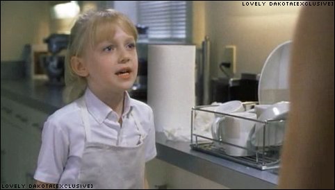 lovely-dakota-uptown-girls-trailer-26.jpg