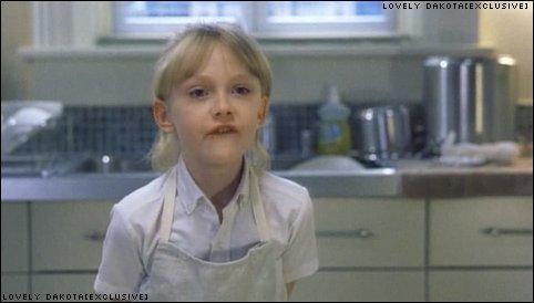 lovely-dakota-uptown-girls-trailer-34.jpg