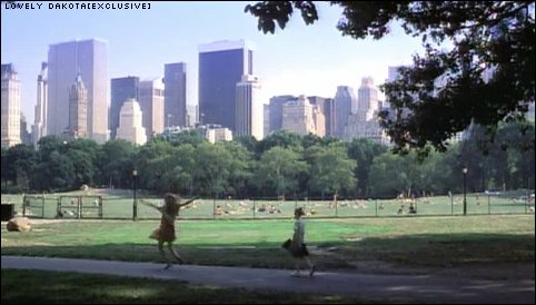 lovely-dakota-uptown-girls-trailer-49.jpg