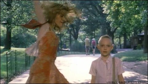 lovely-dakota-uptown-girls-trailer-51.jpg