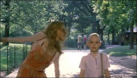 lovely-dakota-uptown-girls-trailer-52.jpg
