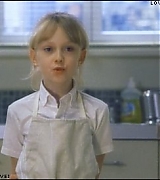 lovely-dakota-uptown-girls-trailer-40.jpg