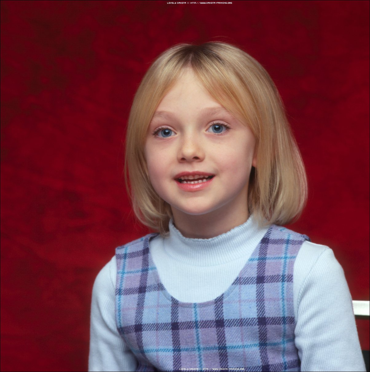 lovely-dakota-portrait-2001-12-04-03.jpg