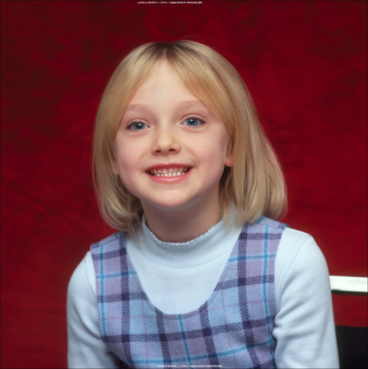 lovely-dakota-portrait-2001-12-04-04.jpg