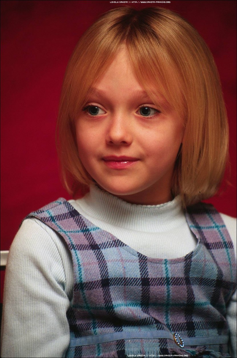lovely-dakota-portrait-2001-12-04-08.jpg