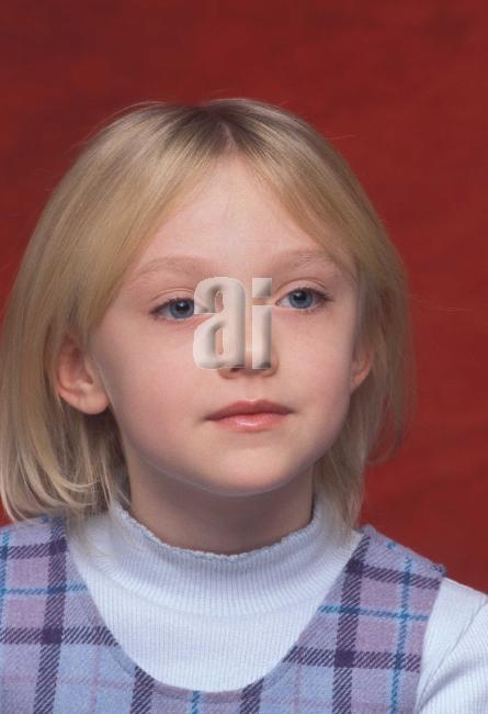 lovely-dakota-portrait-2001-12-04-13.jpg