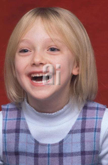 lovely-dakota-portrait-2001-12-04-17.jpg
