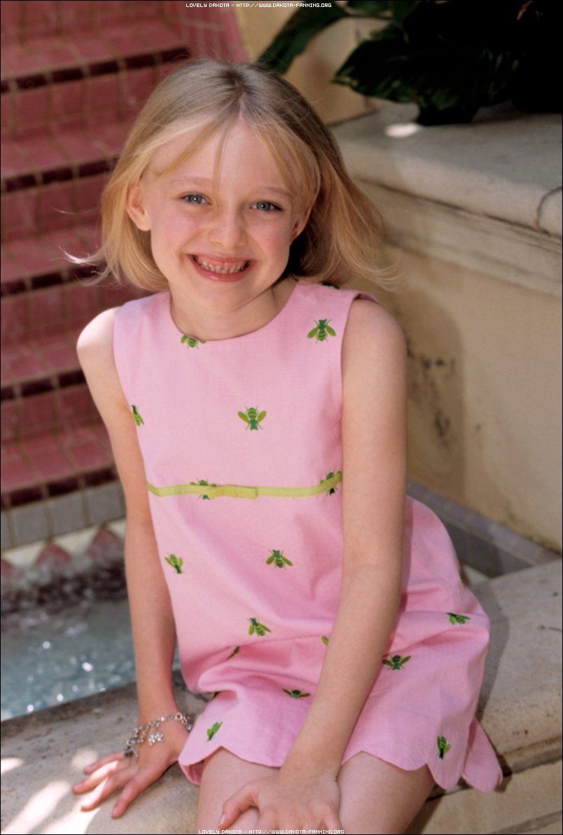 lovely-dakota-portrait-2003-08-03-02.jpg