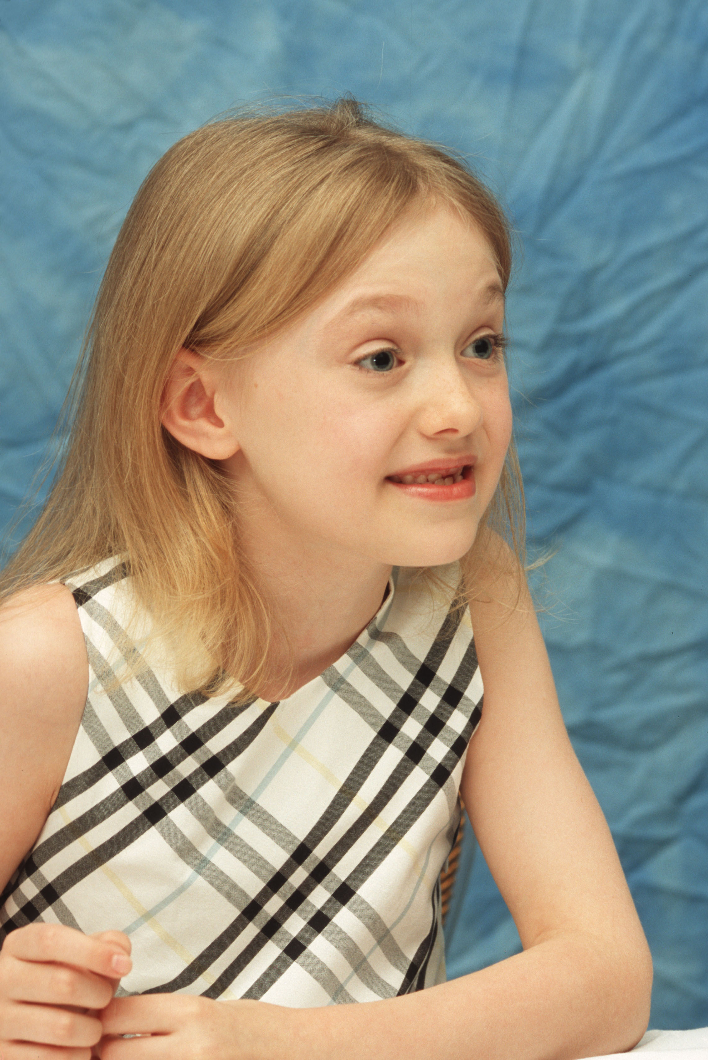 lovely-dakota-portrait-2004-04-16-02.jpg