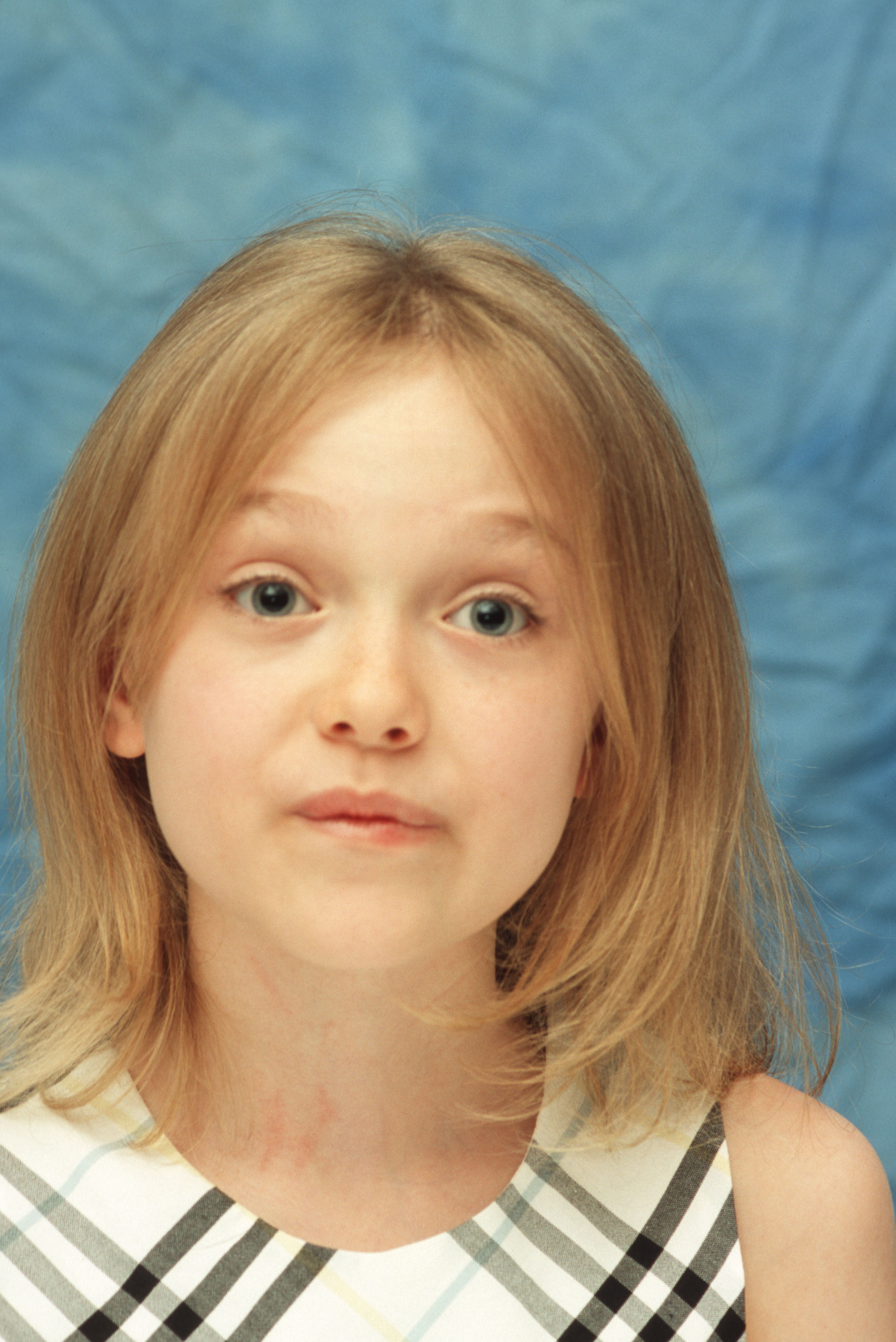 lovely-dakota-portrait-2004-04-16-04.jpg