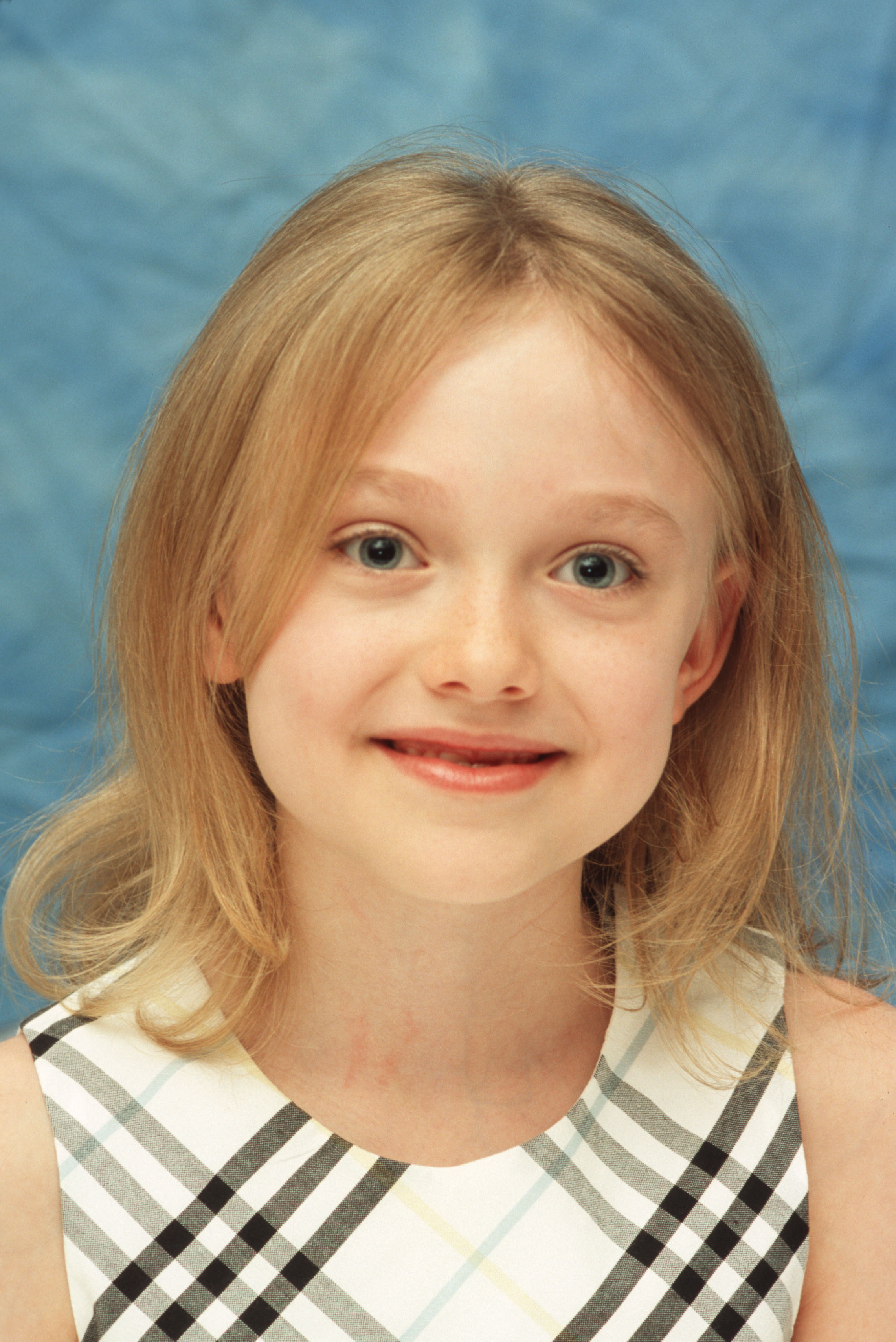 lovely-dakota-portrait-2004-04-16-06.jpg
