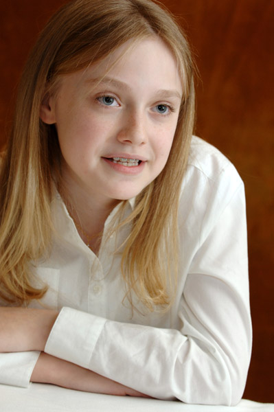 lovely-dakota-portrait-2006-12-02-mq-003.jpg