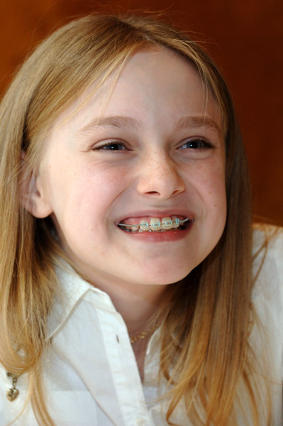 lovely-dakota-portrait-2006-12-02-mq-020.jpg