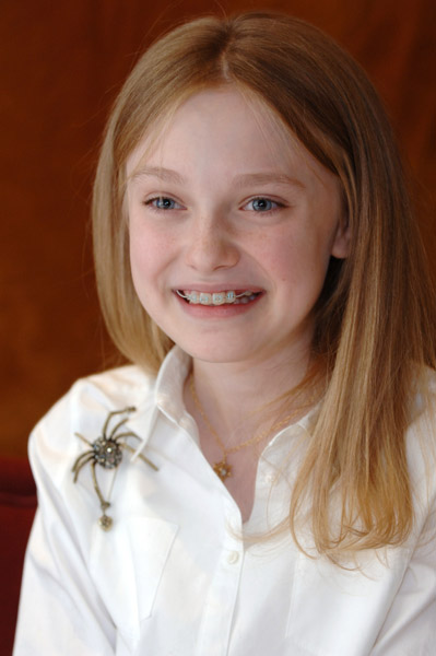 lovely-dakota-portrait-2006-12-02-mq-023.jpg