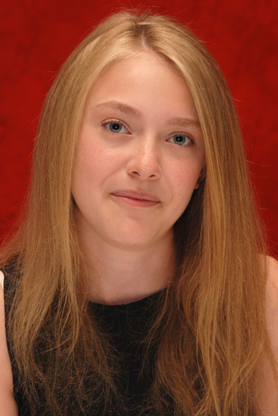 lovely-dakota-portrait-2008-09-11-mq-016.jpg