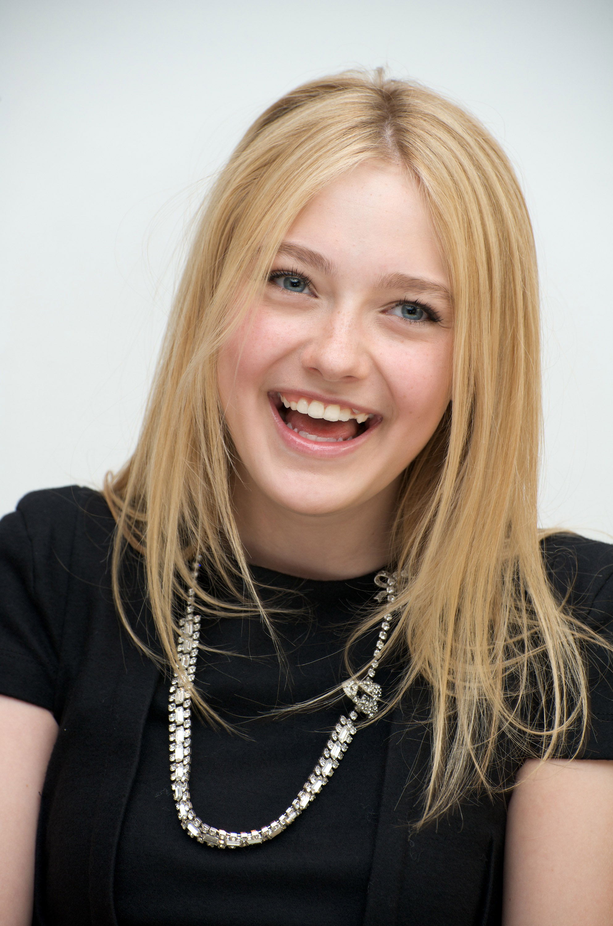 HQ
