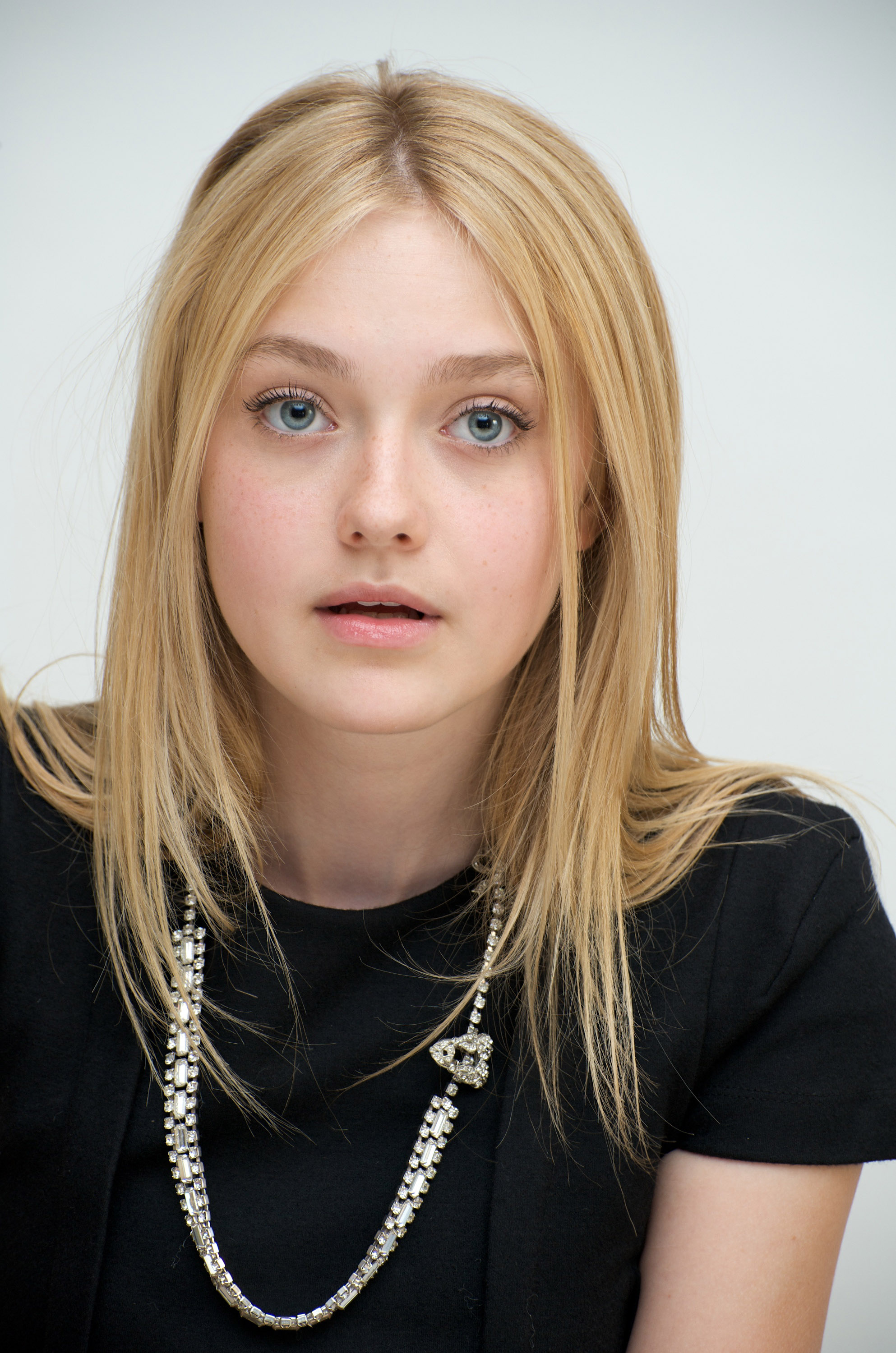 HQ

