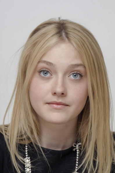 lovely-dakota-portrait-2009-11-06-mq-001.jpg
