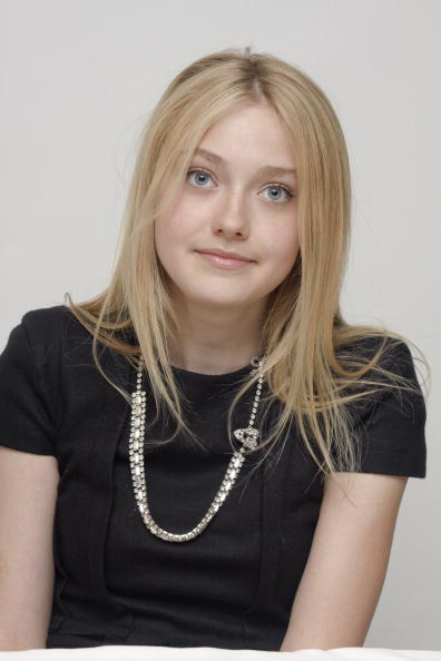 lovely-dakota-portrait-2009-11-06-mq-013.jpg