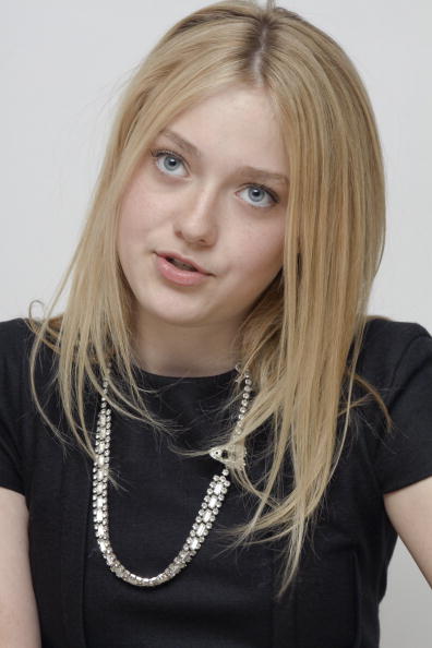 lovely-dakota-portrait-2009-11-06-mq-017.jpg