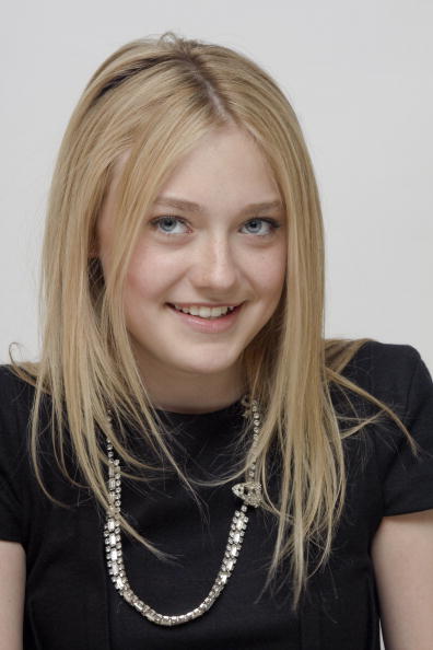 lovely-dakota-portrait-2009-11-06-mq-019.jpg