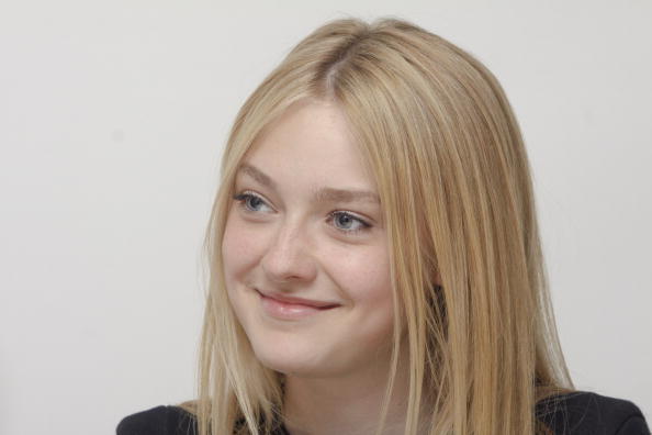lovely-dakota-portrait-2009-11-06-mq-027.jpg